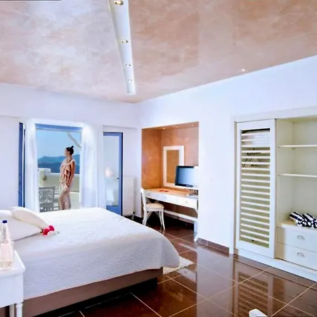Maria House In Santorini Pool And Jacuzzi ثيرا