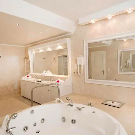 Maria House In Santorini Pool And Jacuzzi * ثيرا