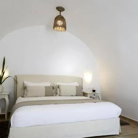 Maria House In Santorini Pool And Jacuzzi *