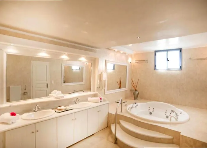 וילה Maria House In Santorini Pool And Jacuzzi *