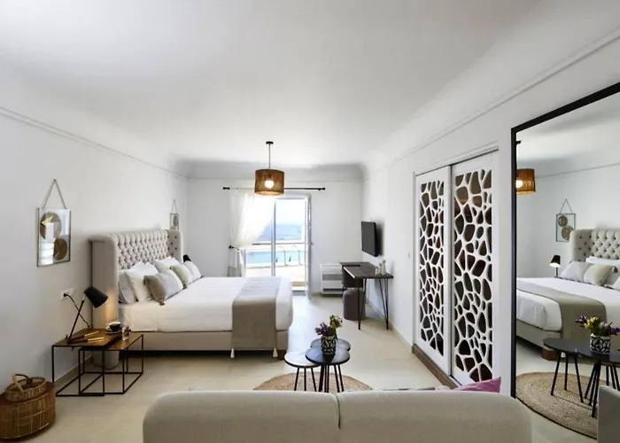 Maria House In Santorini Pool And Jacuzzi סנטוריני