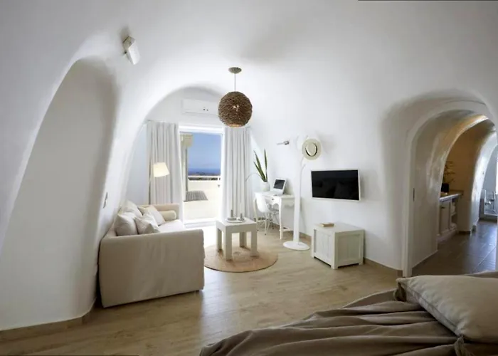 Maria House In Santorini Pool And Jacuzzi *